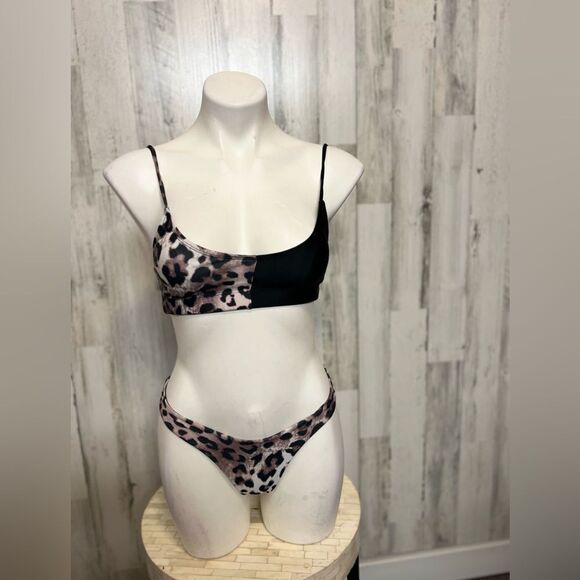 Bikini set - Picture 1 of 9